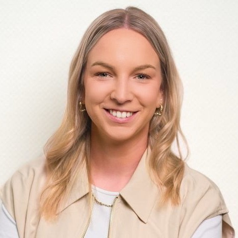 Simone_Holtkamp_Portrait